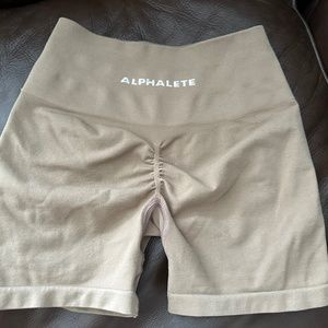 Chai Alphalete Amplify Short - image 1